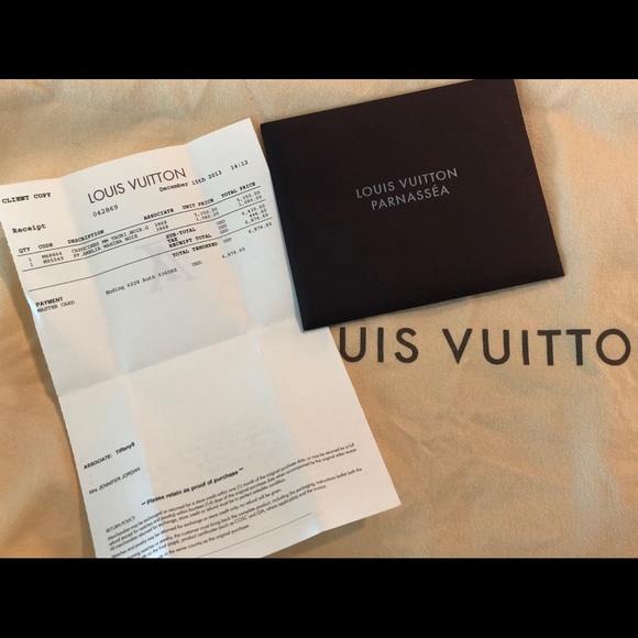 Authentic Louis Vuitton Capucines MM Black - Picture 8 of 8